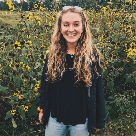 Meet your posher, Raven - Picture 2 of 7